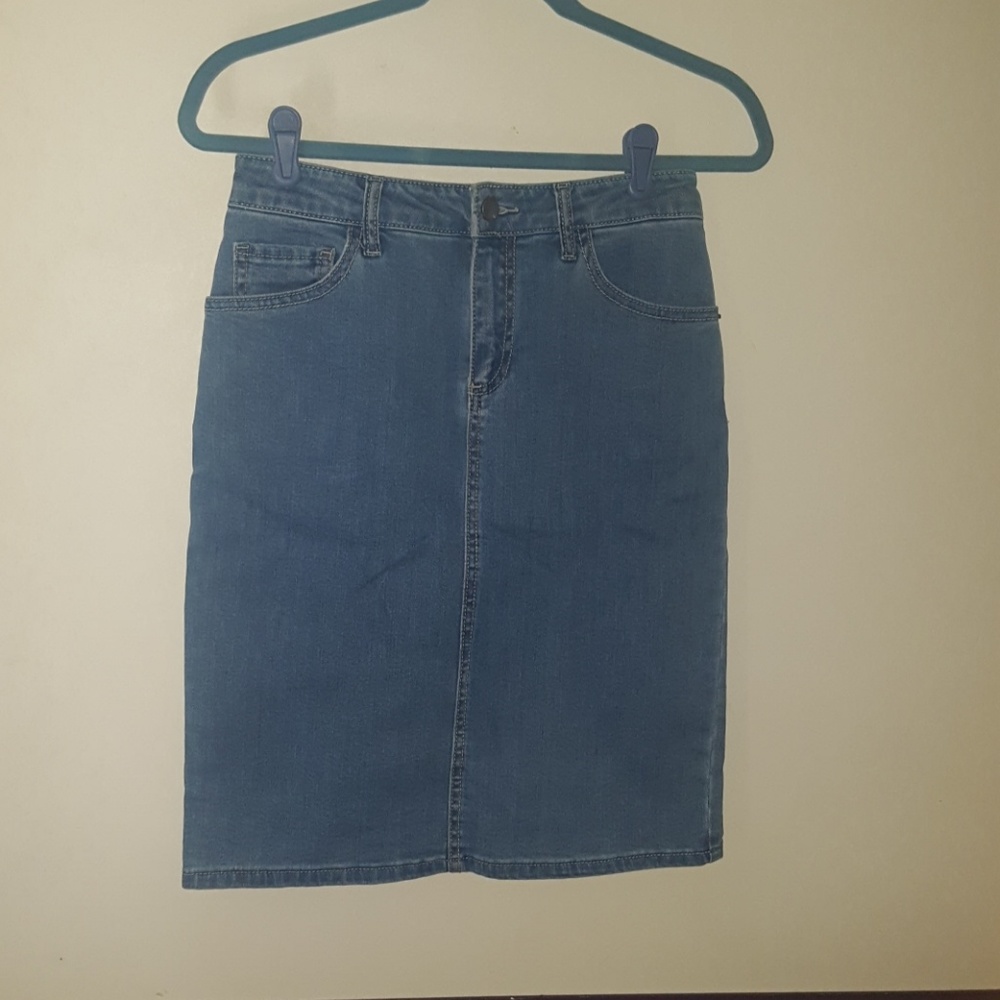 Contemporary Denim Slit Skirt